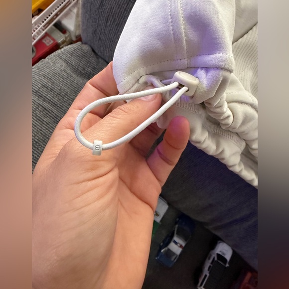 Lululemon pullover - Picture 4 of 4